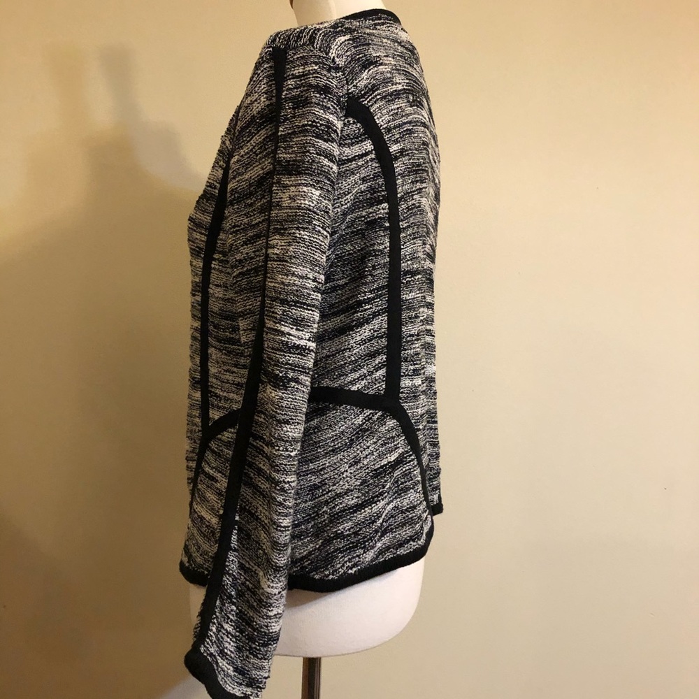 Curio New York Size Medium Classy Chic Sweater - Picture 6 of 10